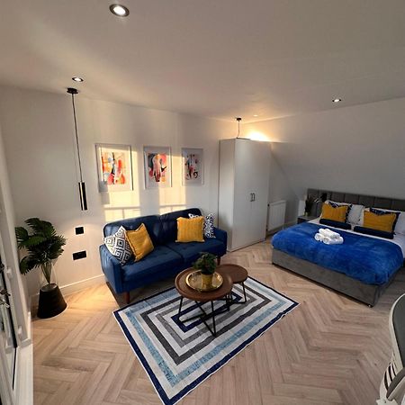 R5 - Luxury Private Ensuite Self-Contained Room - Newly Renovated Halesowen Buitenkant foto