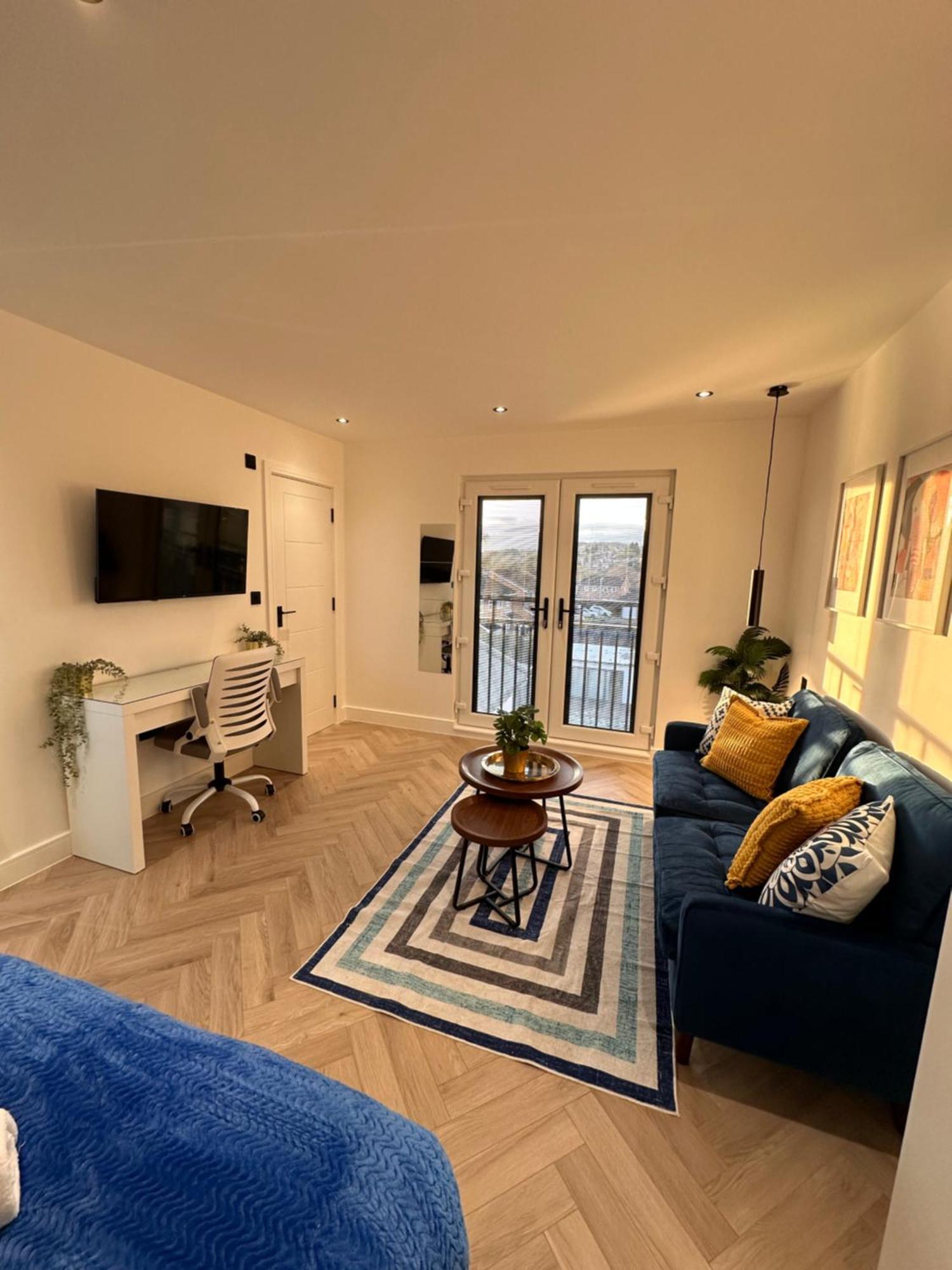 R5 - Luxury Private Ensuite Self-Contained Room - Newly Renovated Halesowen Buitenkant foto