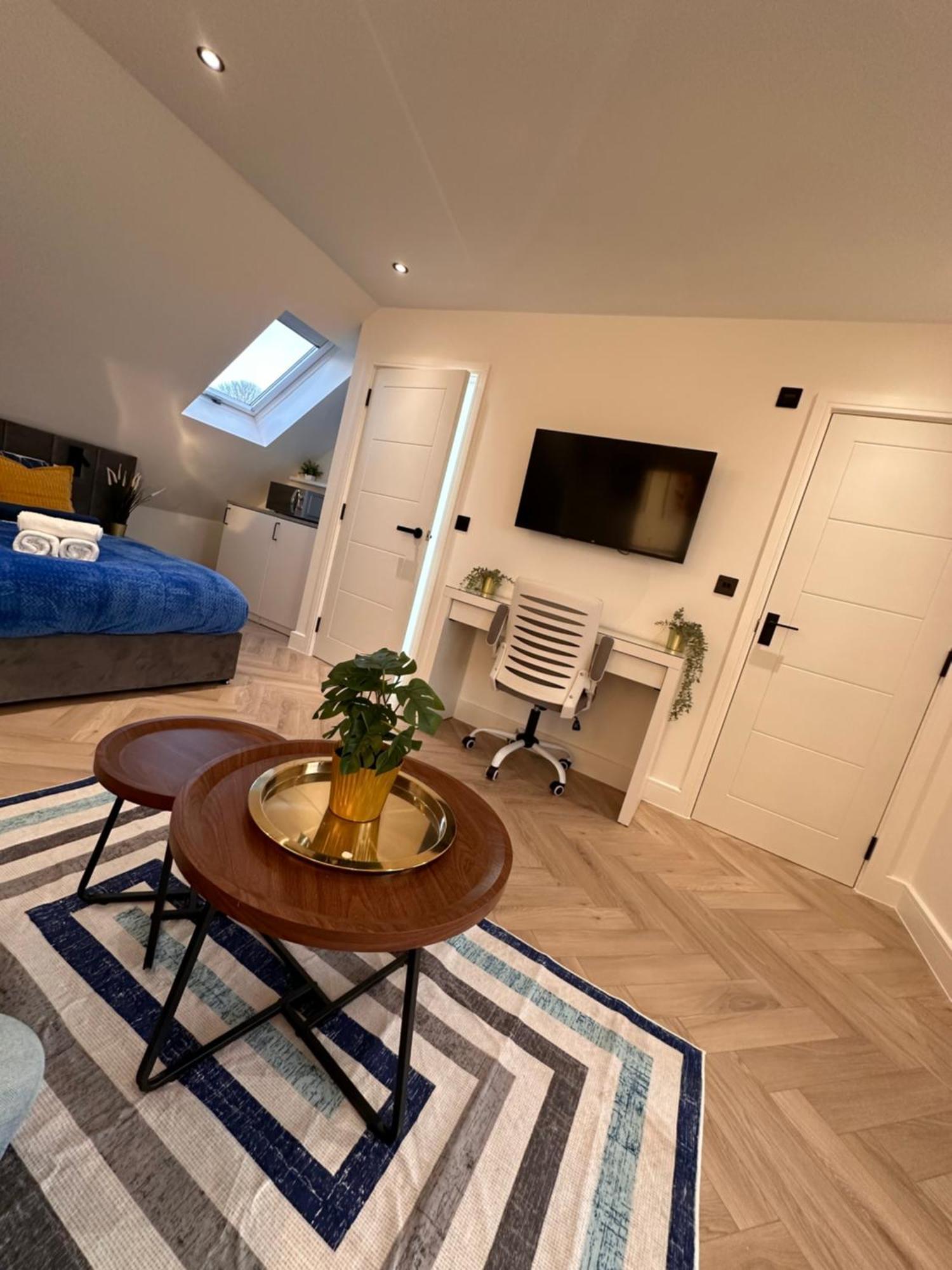 R5 - Luxury Private Ensuite Self-Contained Room - Newly Renovated Halesowen Buitenkant foto